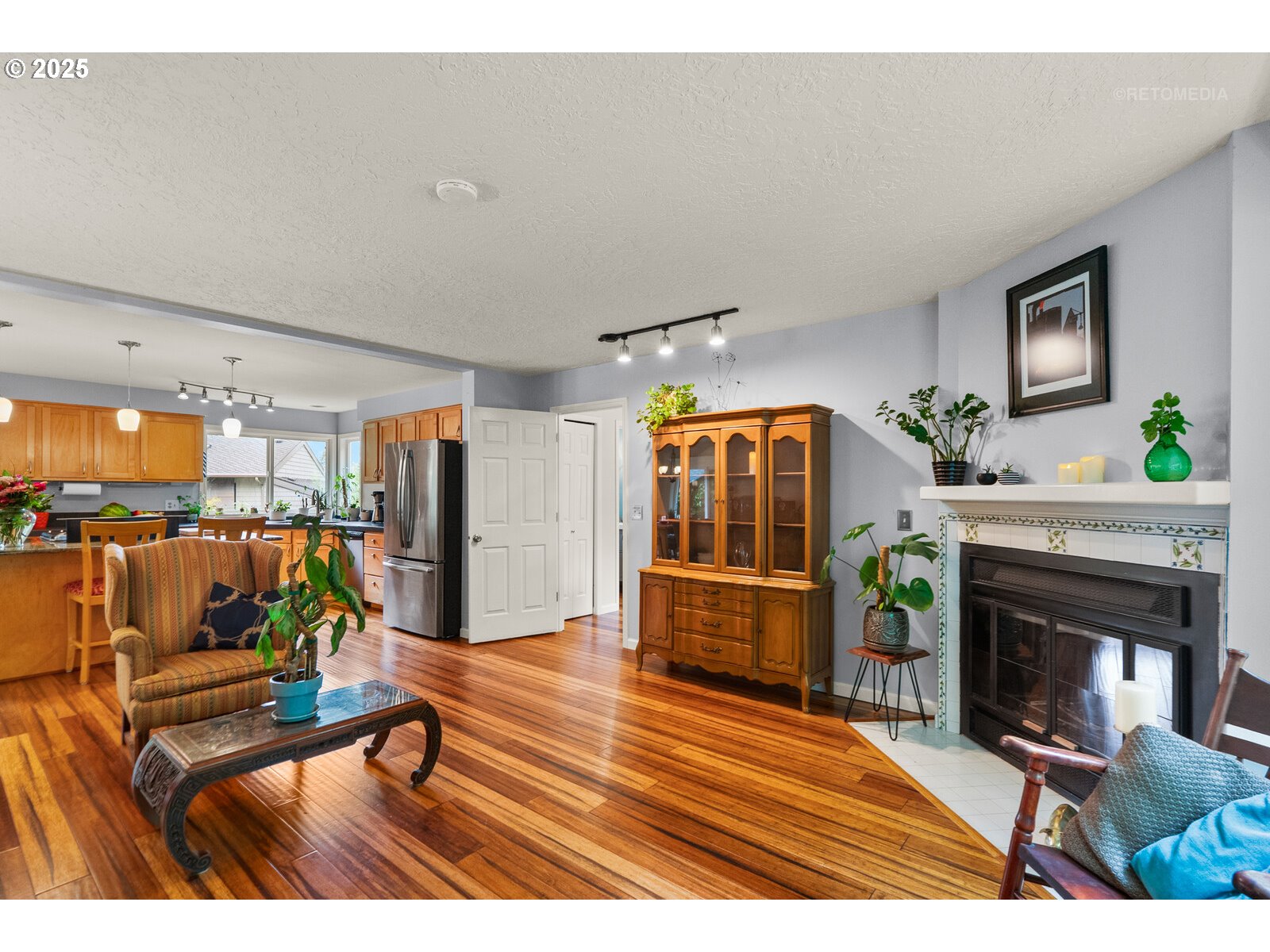 Portland, Oregon 97219, United States, 5 Bedrooms Bedrooms, ,3 BathroomsBathrooms,Residential,Active,131967