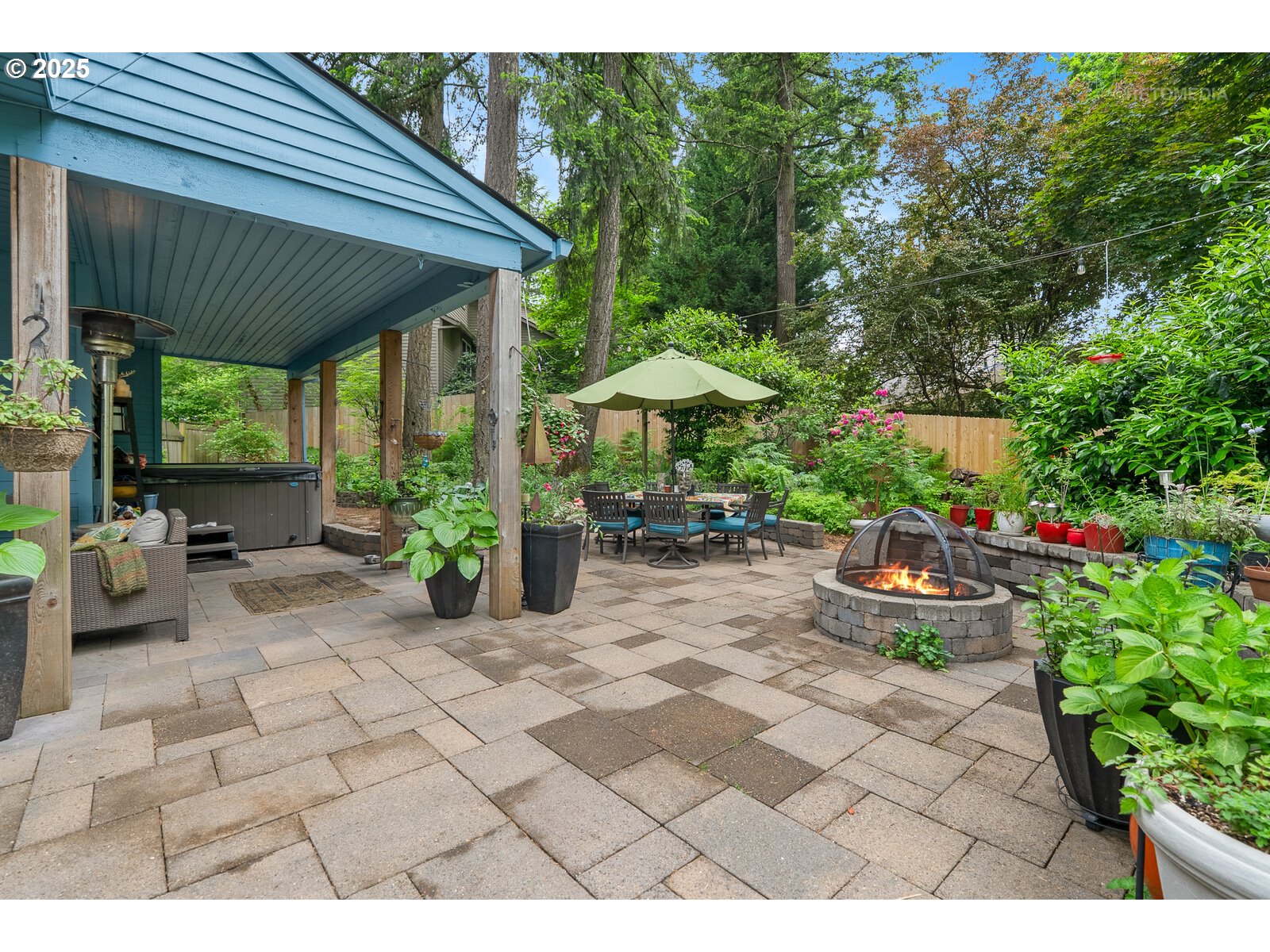 Portland, Oregon 97219, United States, 5 Bedrooms Bedrooms, ,3 BathroomsBathrooms,Residential,Active,131967