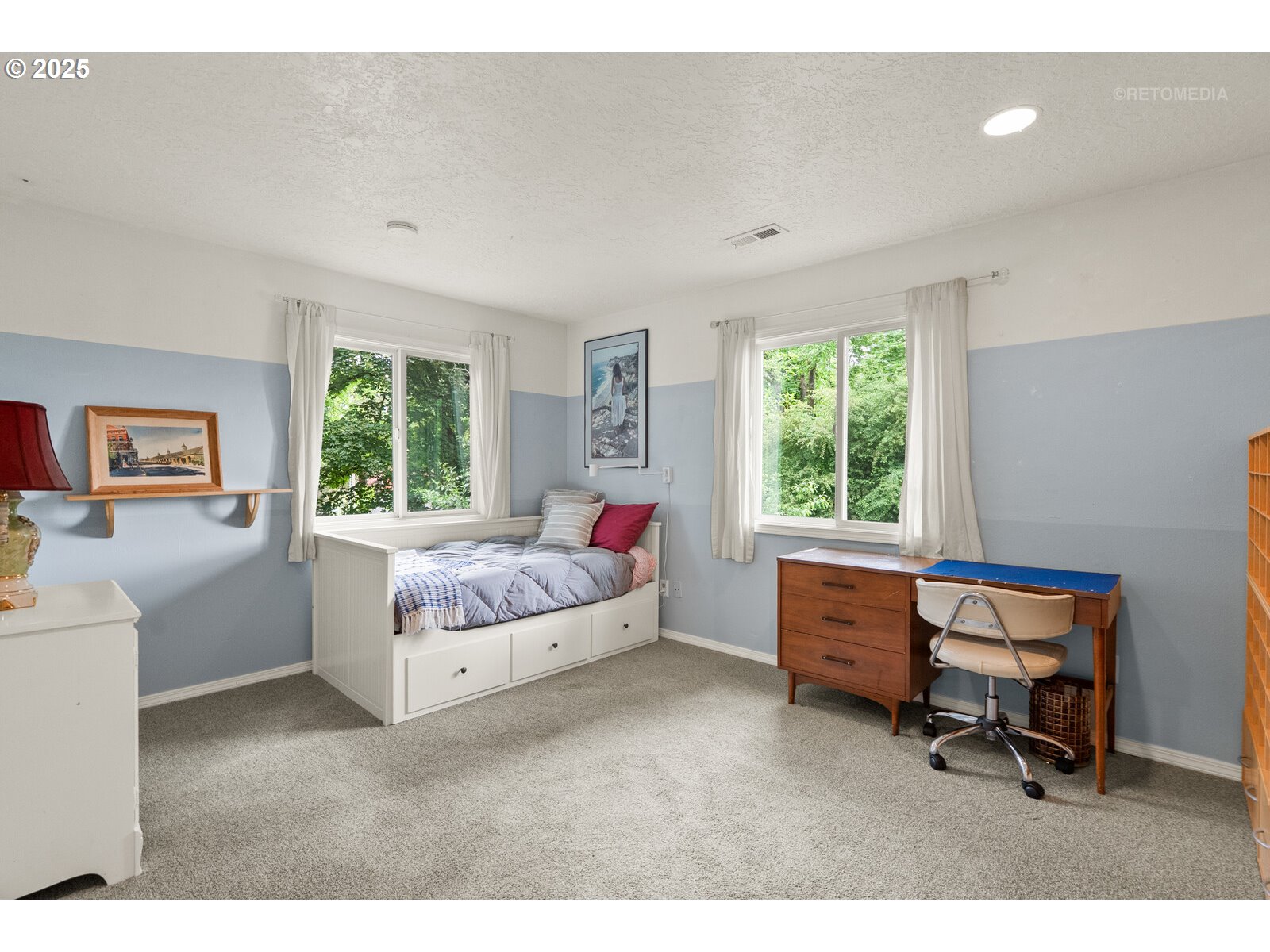 Portland, Oregon 97219, United States, 5 Bedrooms Bedrooms, ,3 BathroomsBathrooms,Residential,Active,131967