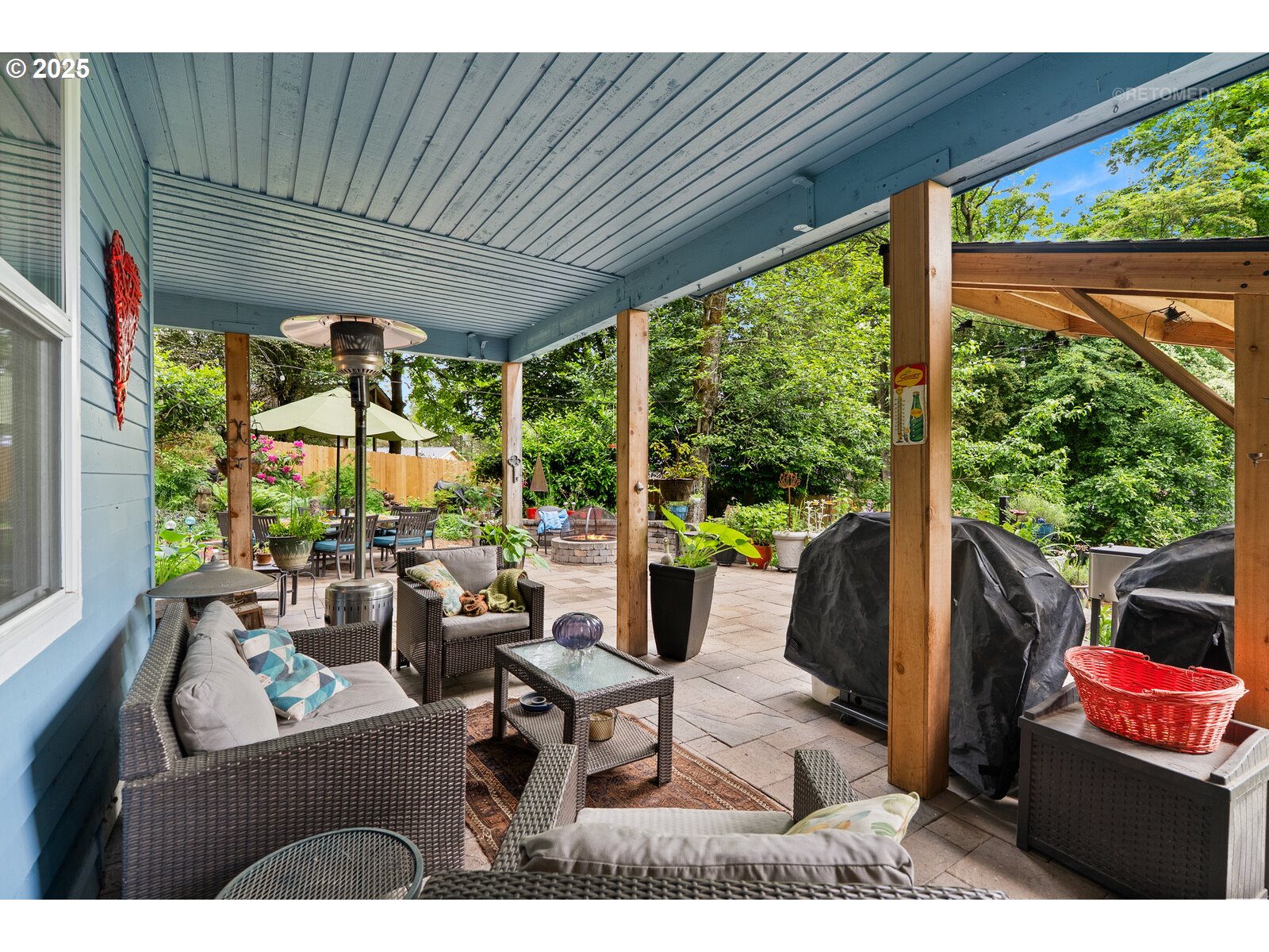 Portland, Oregon 97219, United States, 5 Bedrooms Bedrooms, ,3 BathroomsBathrooms,Residential,Active,131967