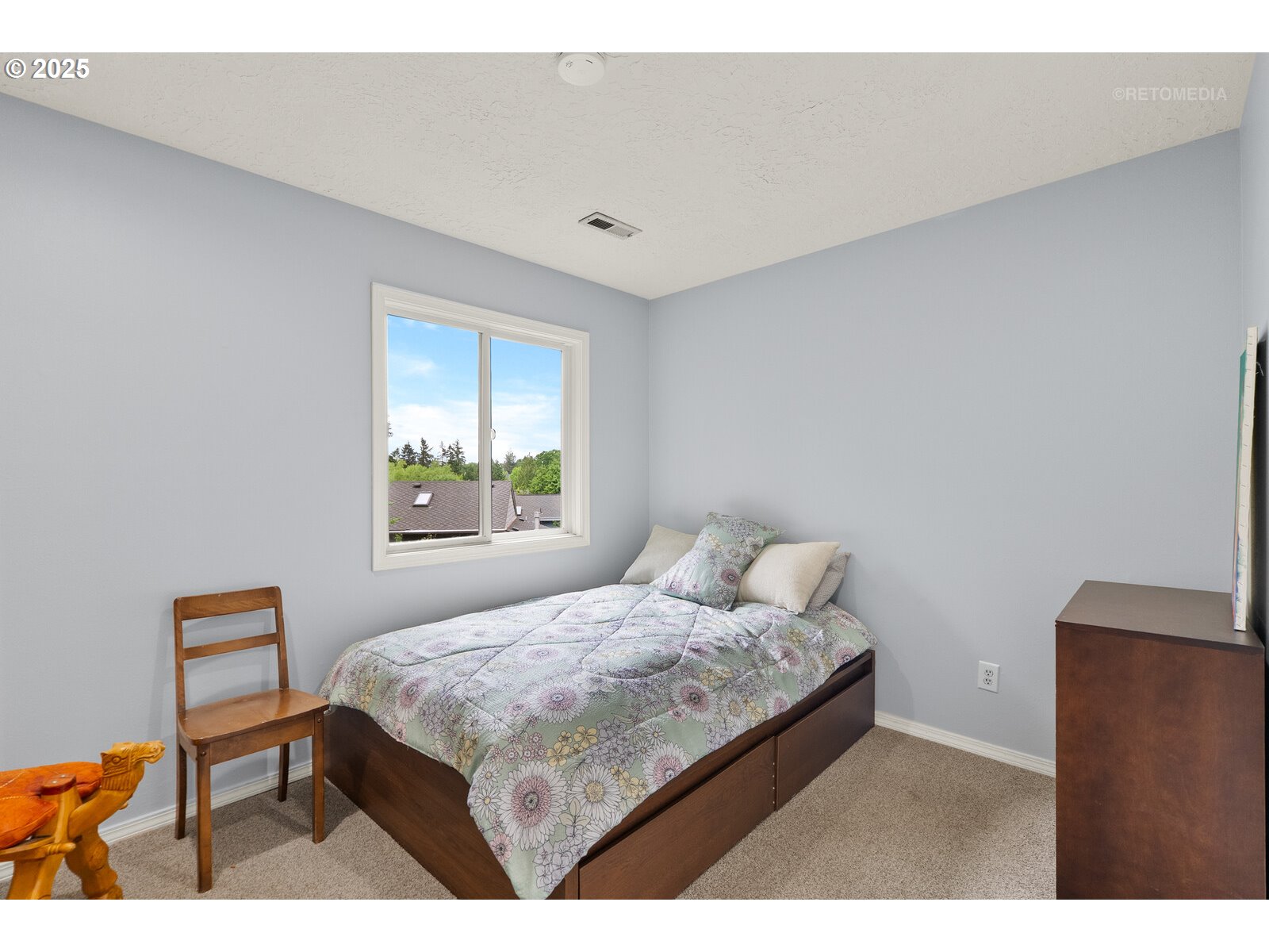 Portland, Oregon 97219, United States, 5 Bedrooms Bedrooms, ,3 BathroomsBathrooms,Residential,Active,131967