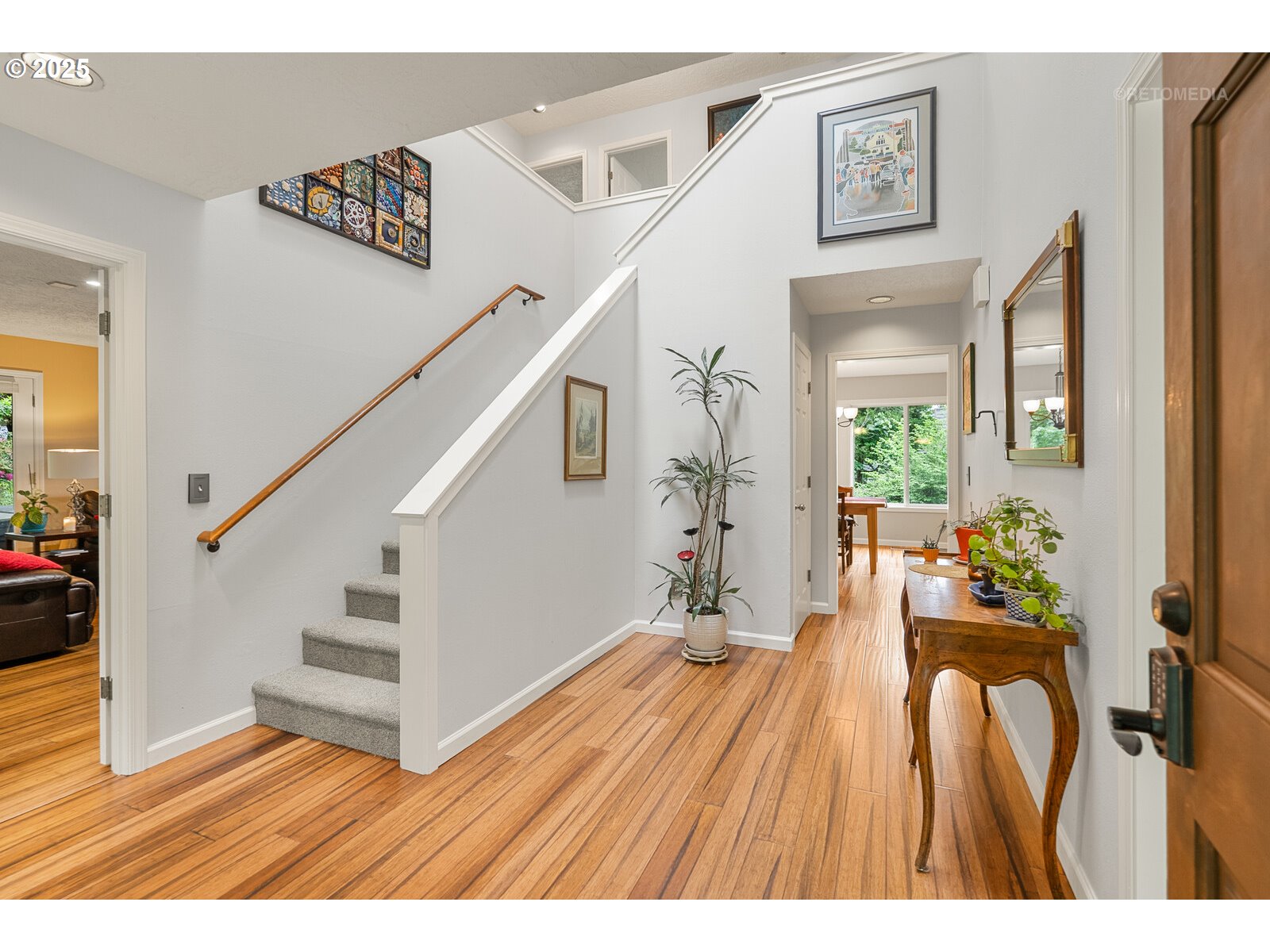 Portland, Oregon 97219, United States, 5 Bedrooms Bedrooms, ,3 BathroomsBathrooms,Residential,Active,131967