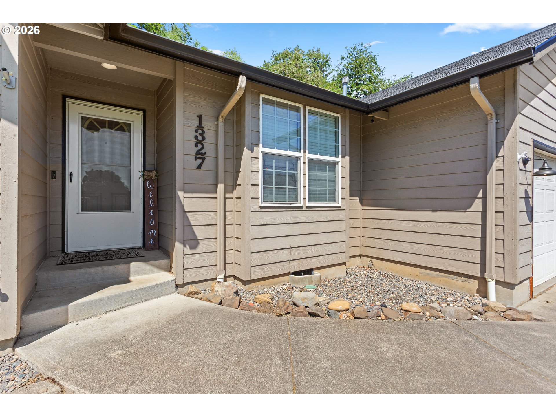 1327 G ST