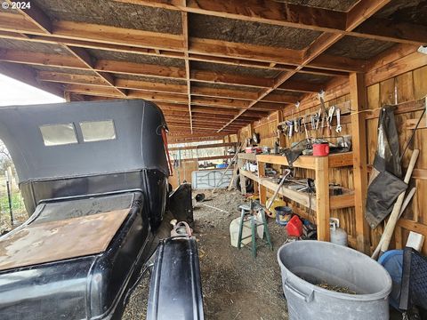 A home in Goldendale