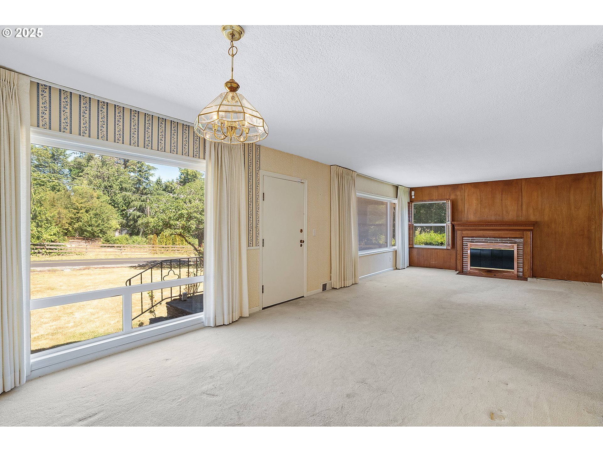 2424 GLENMORRIE DR