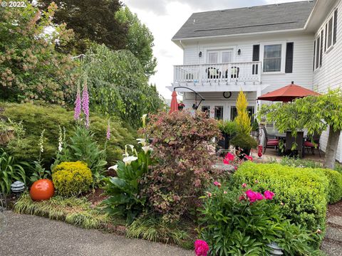 A home in Roseburg