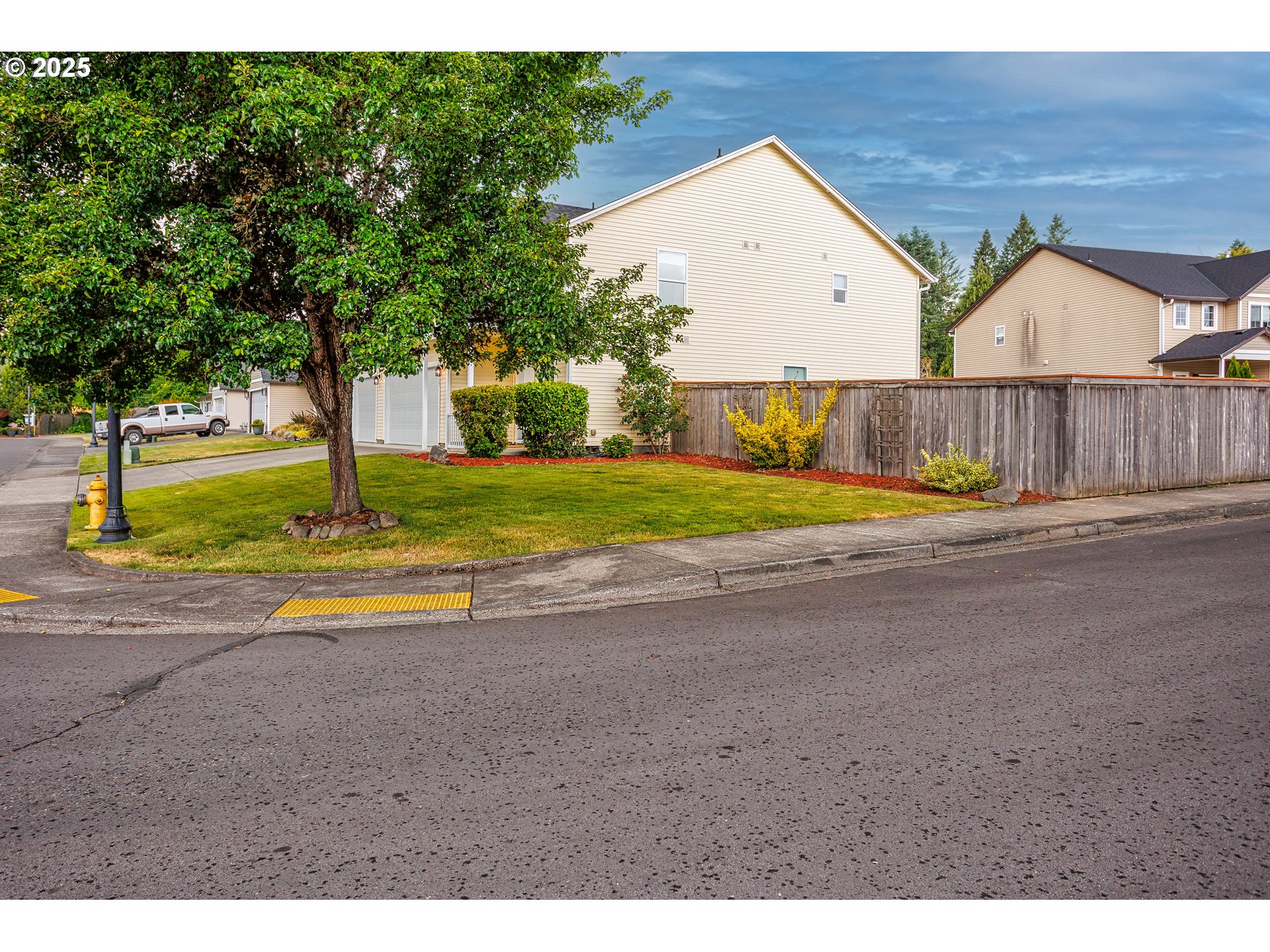 1517 E 3RD WAY