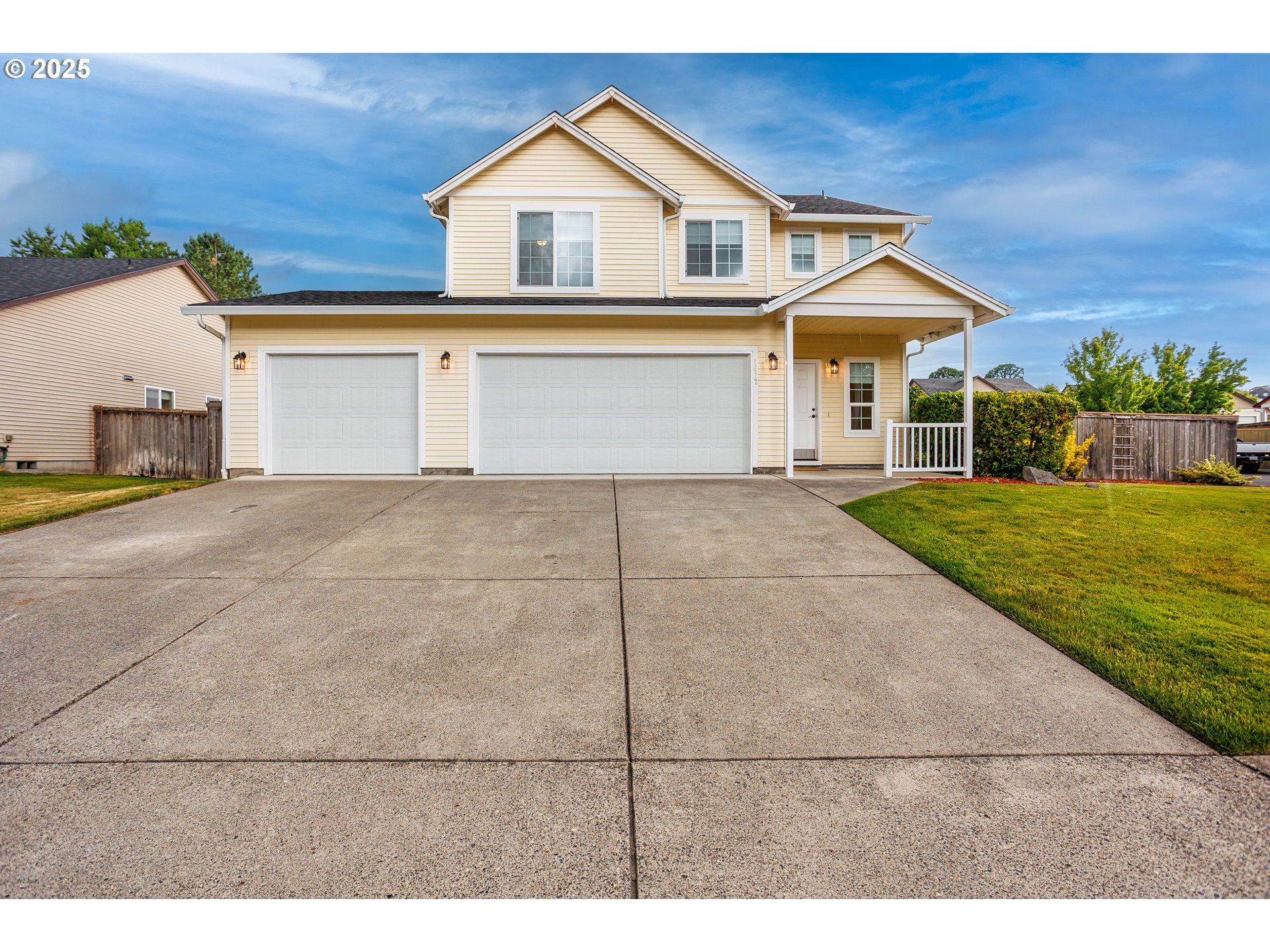 1517 E 3RD WAY