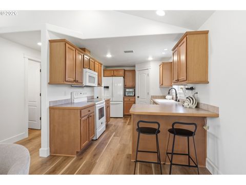 Tiny photo for 74 Sunday Dr, Creswell, OR 97426 (MLS # 325868665)