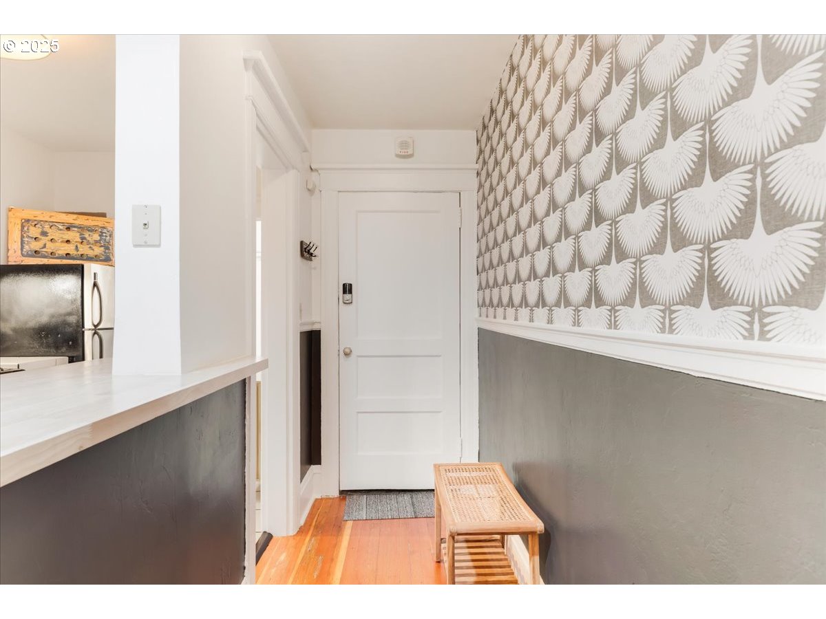 2109 NW IRVING ST 208