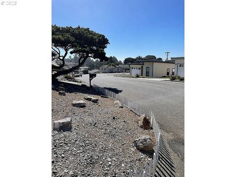 A home in Gold Beach