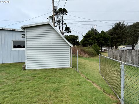 A home in Gold Beach