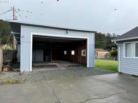 A home in Gold Beach