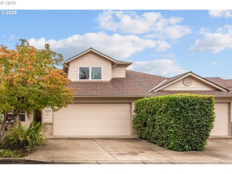 Photo of 323 NE Fircrest Pl, McMinnville, OR 97128 (MLS # 233974300)