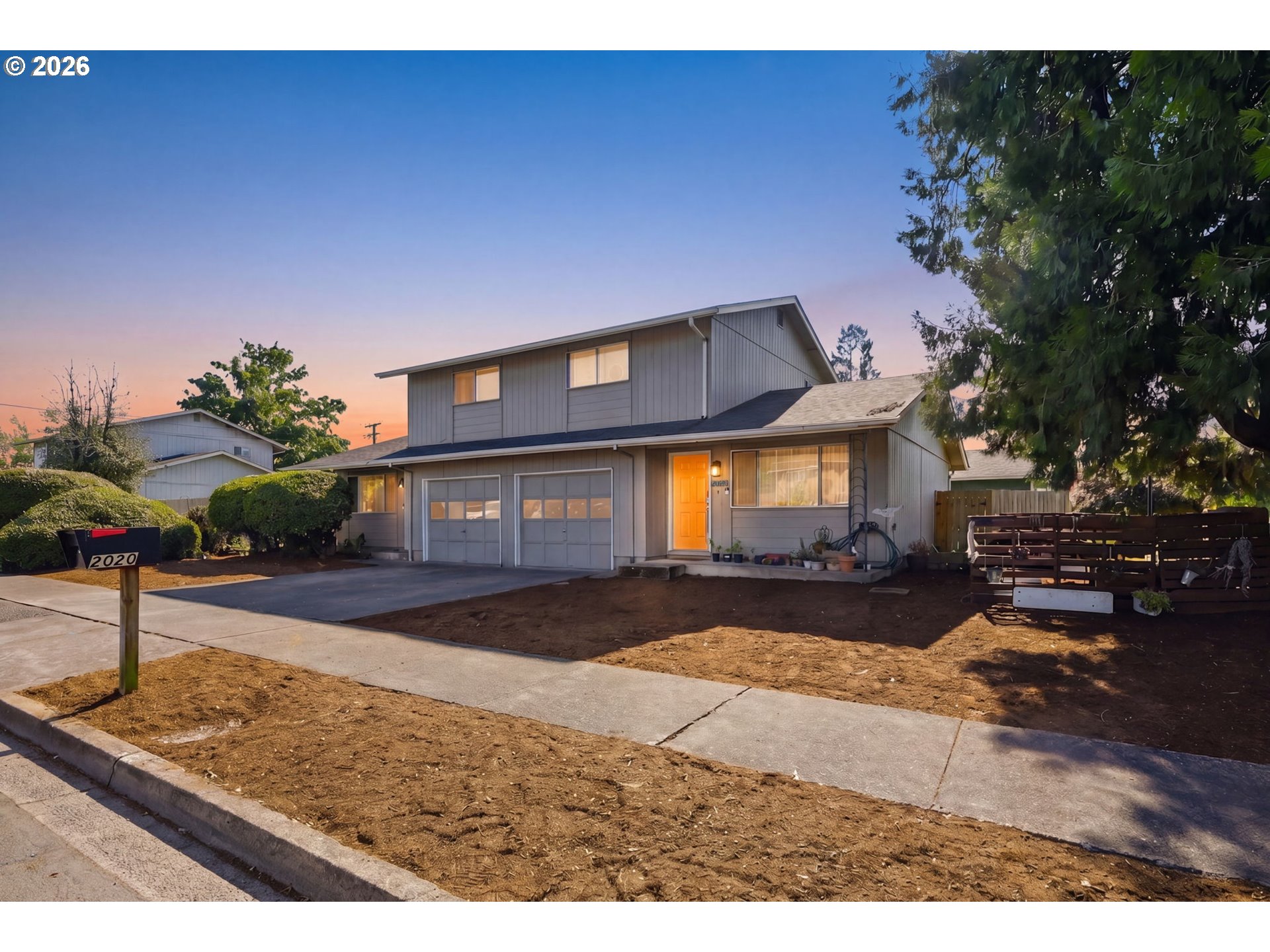 2018 DEBRA DR