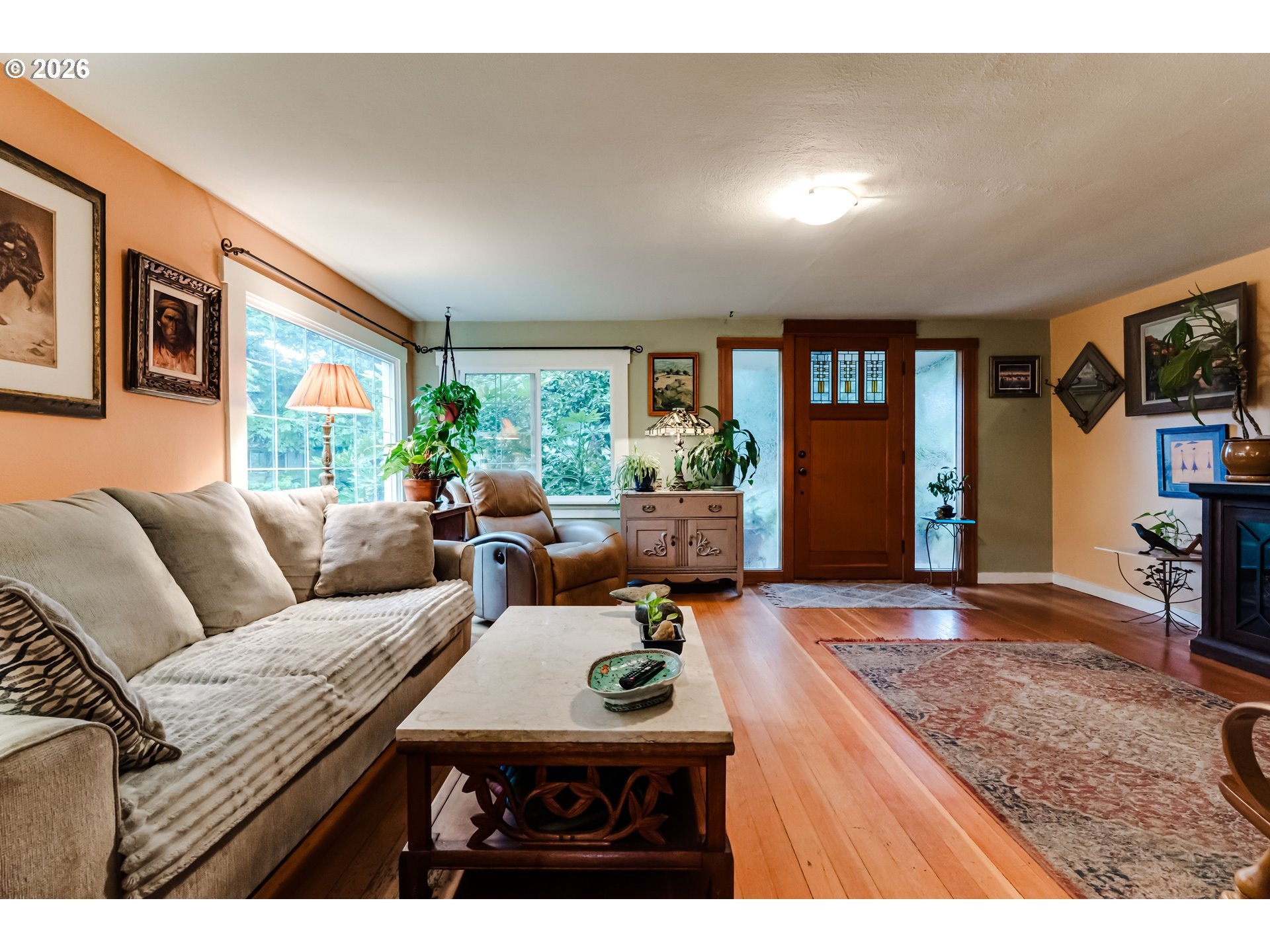3374 LOMA LINDA DR