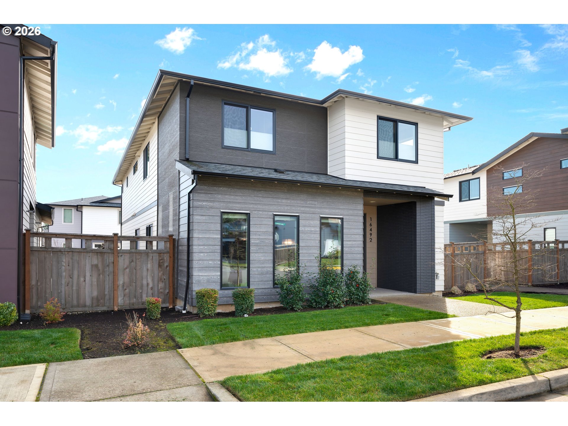 16492 SE SILVER CREEK FALLS DR