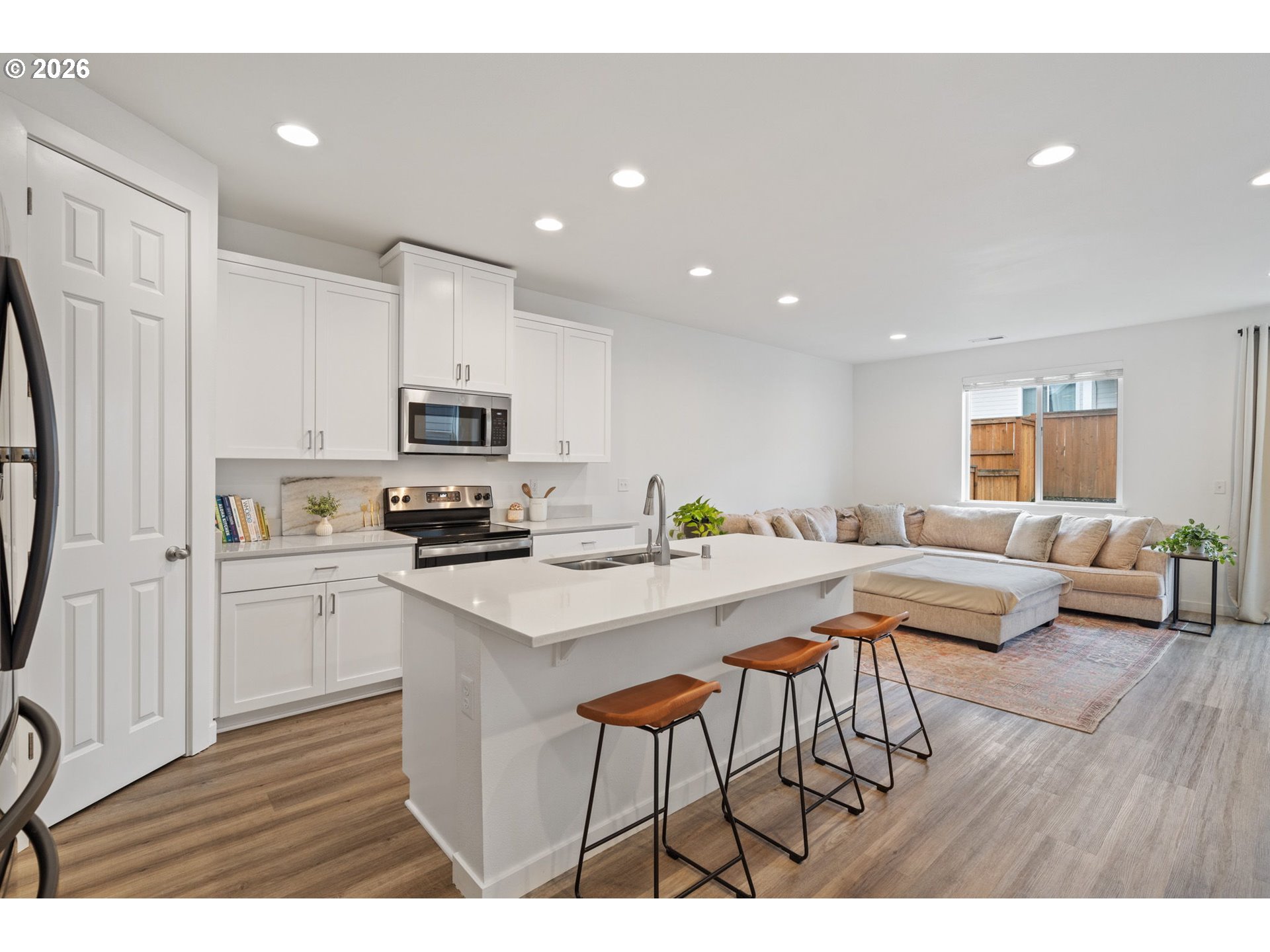 3018 N PIONEER CANYON DR