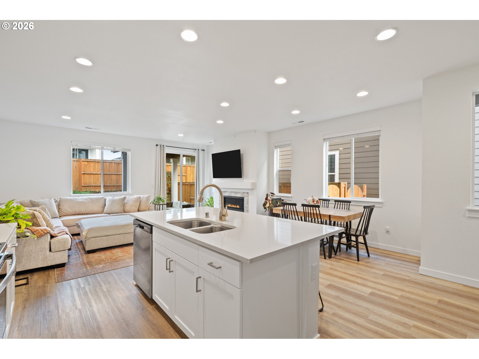 3018 N PIONEER CANYON DR