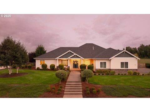 Photo of 2050 SW Fox Swale Ln, McMinnville, OR 97128 (MLS # 519936864)