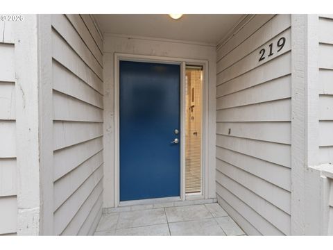 219 CERVANTES 219 Lake Oswego OR 97035