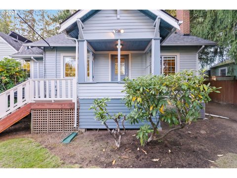 8015 SW 45TH AVE Portland OR 97219