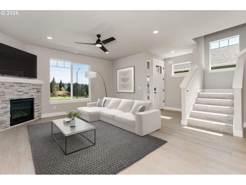 2475 N Villa DR