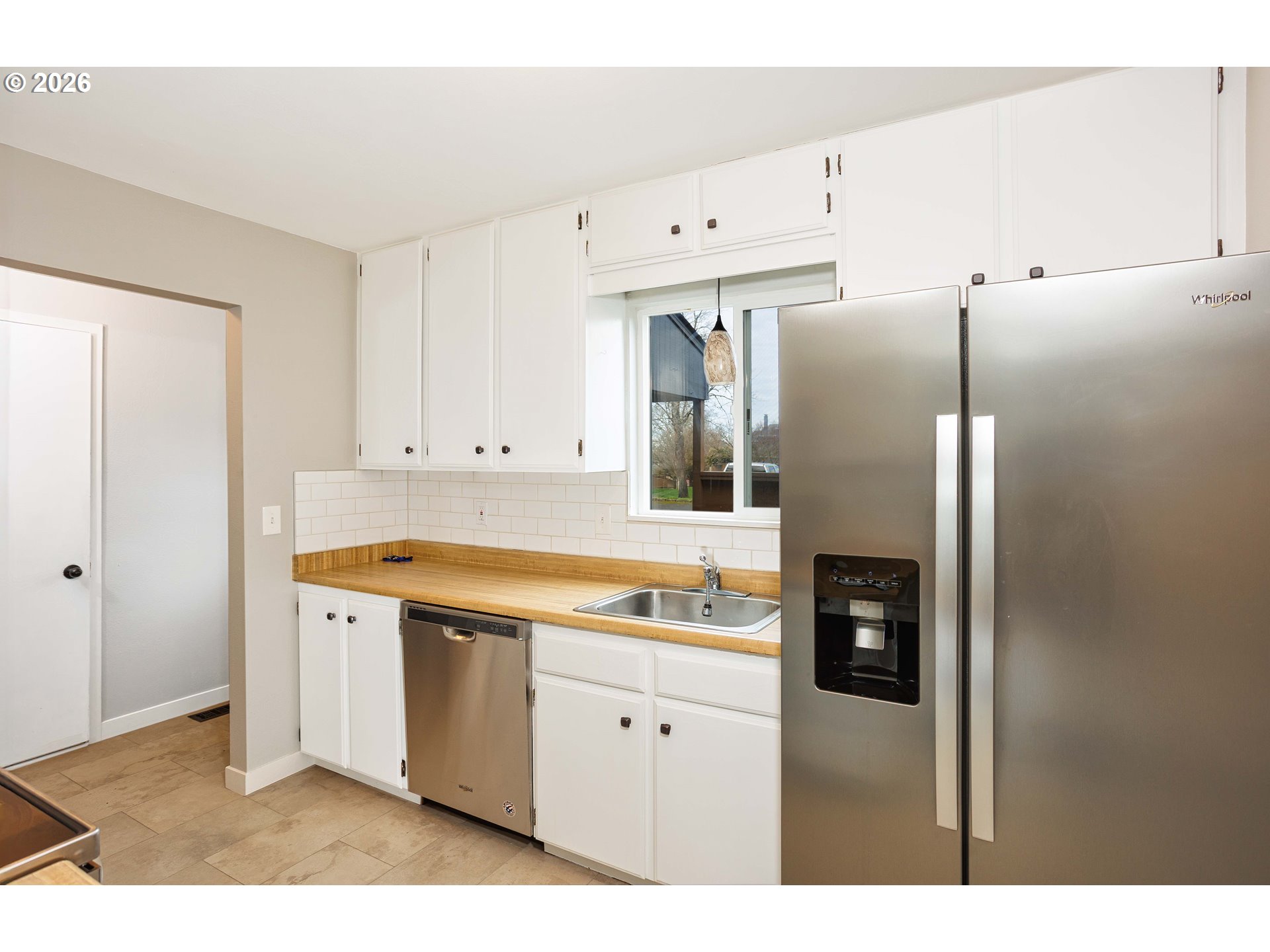 17582 NW ROLLING HILL LN