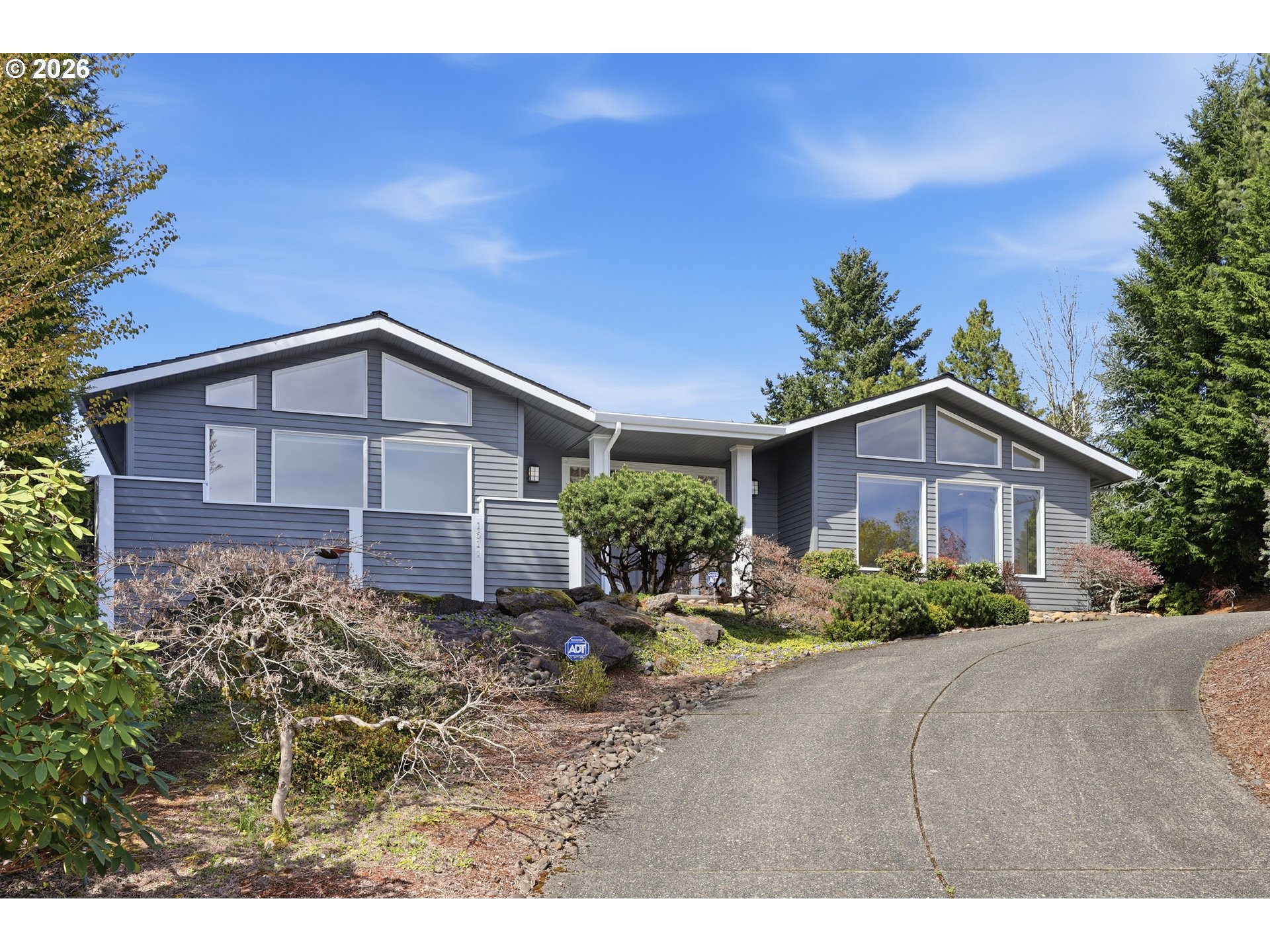 1611 SW DICKINSON LN