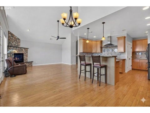 Tiny photo for 733 Queens Ave, Creswell, OR 97426 (MLS # 618682108)