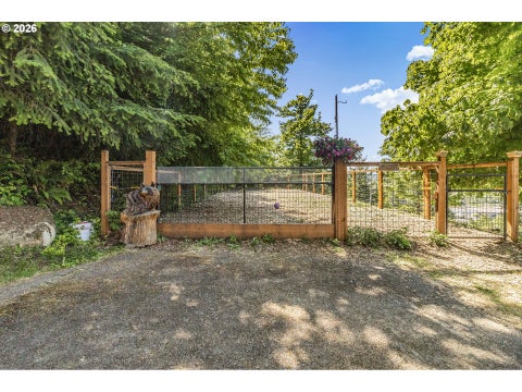 Tiny photo for 733 Queens Ave, Creswell, OR 97426 (MLS # 618682108)