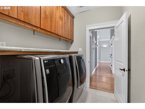 Tiny photo for 733 Queens Ave, Creswell, OR 97426 (MLS # 618682108)