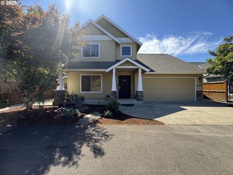 Photo of 2640 NE Cole Ave, McMinnville, OR 97128 (MLS # 152498036)
