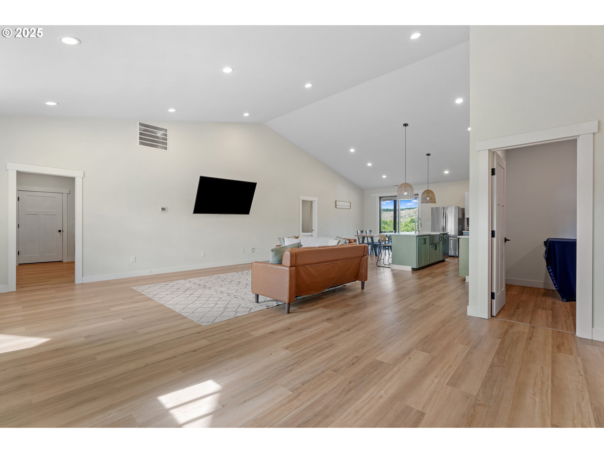 279 STEWART DR