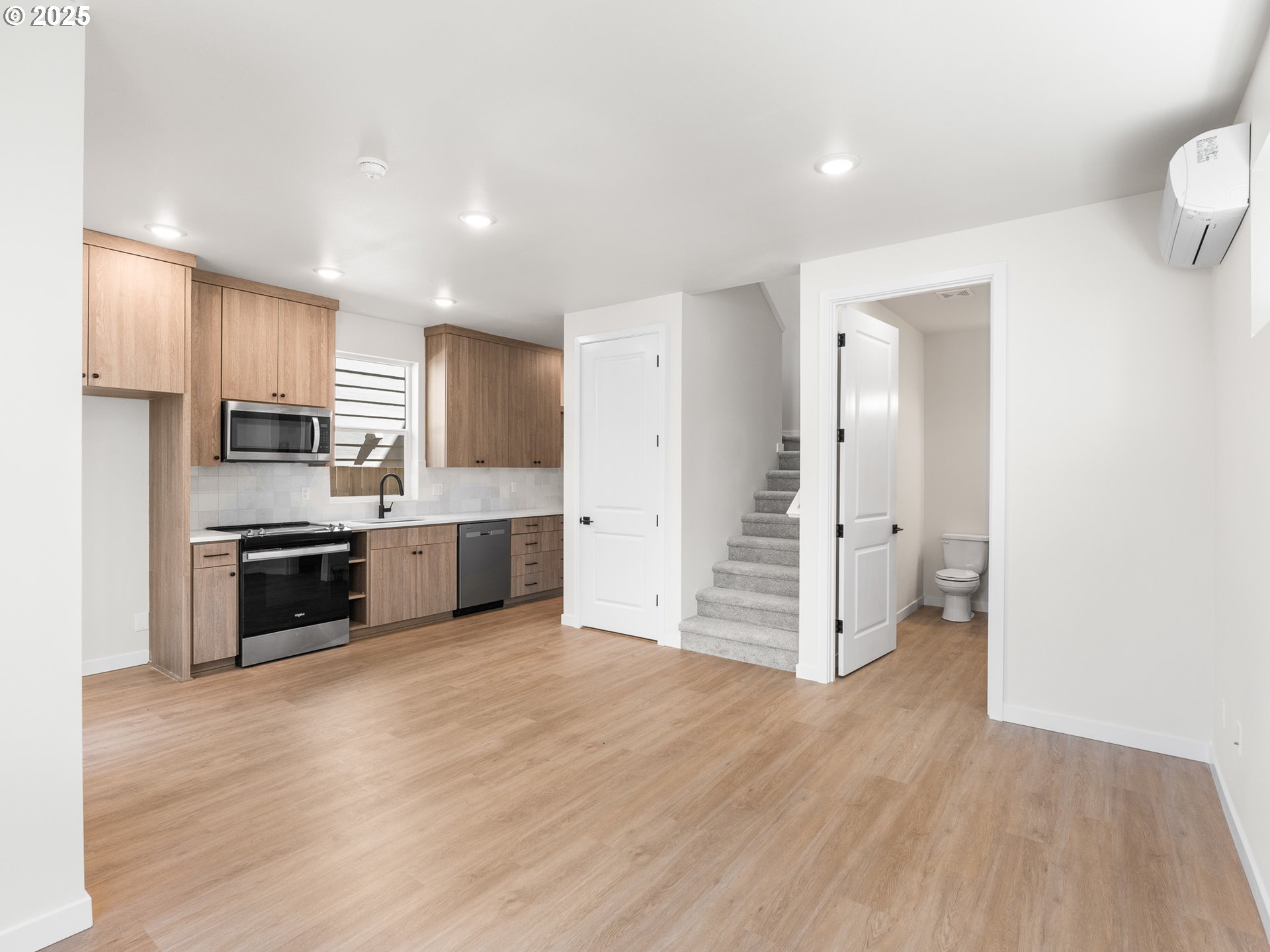 72 NE Stanton
