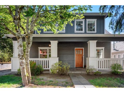 Photo of 7304 SW 28th Ave, Portland, OR 97219 (MLS # 754065374)