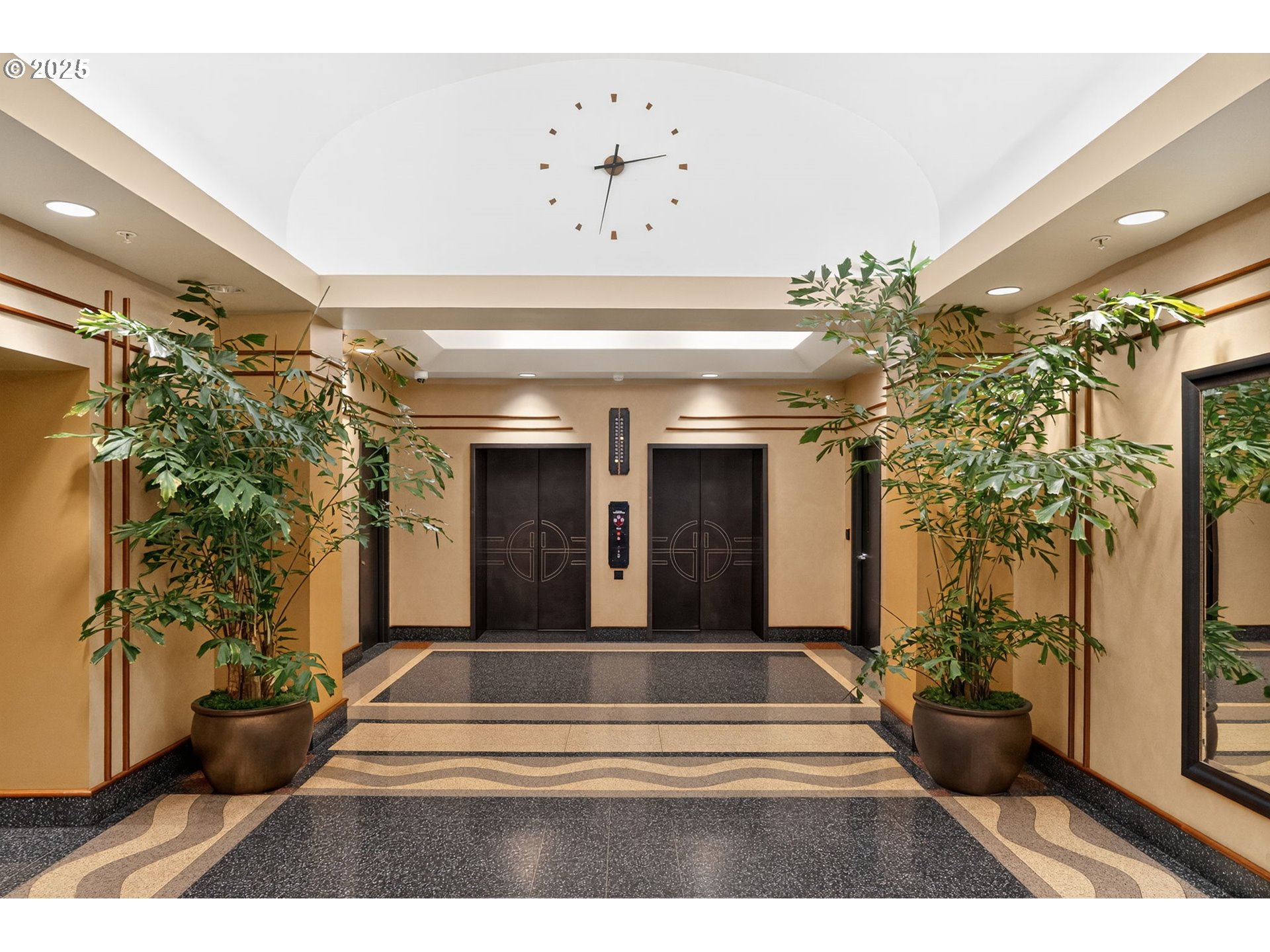 420 NW 11TH AVE 1009