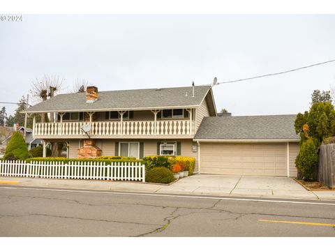 A home in Cottage Grove