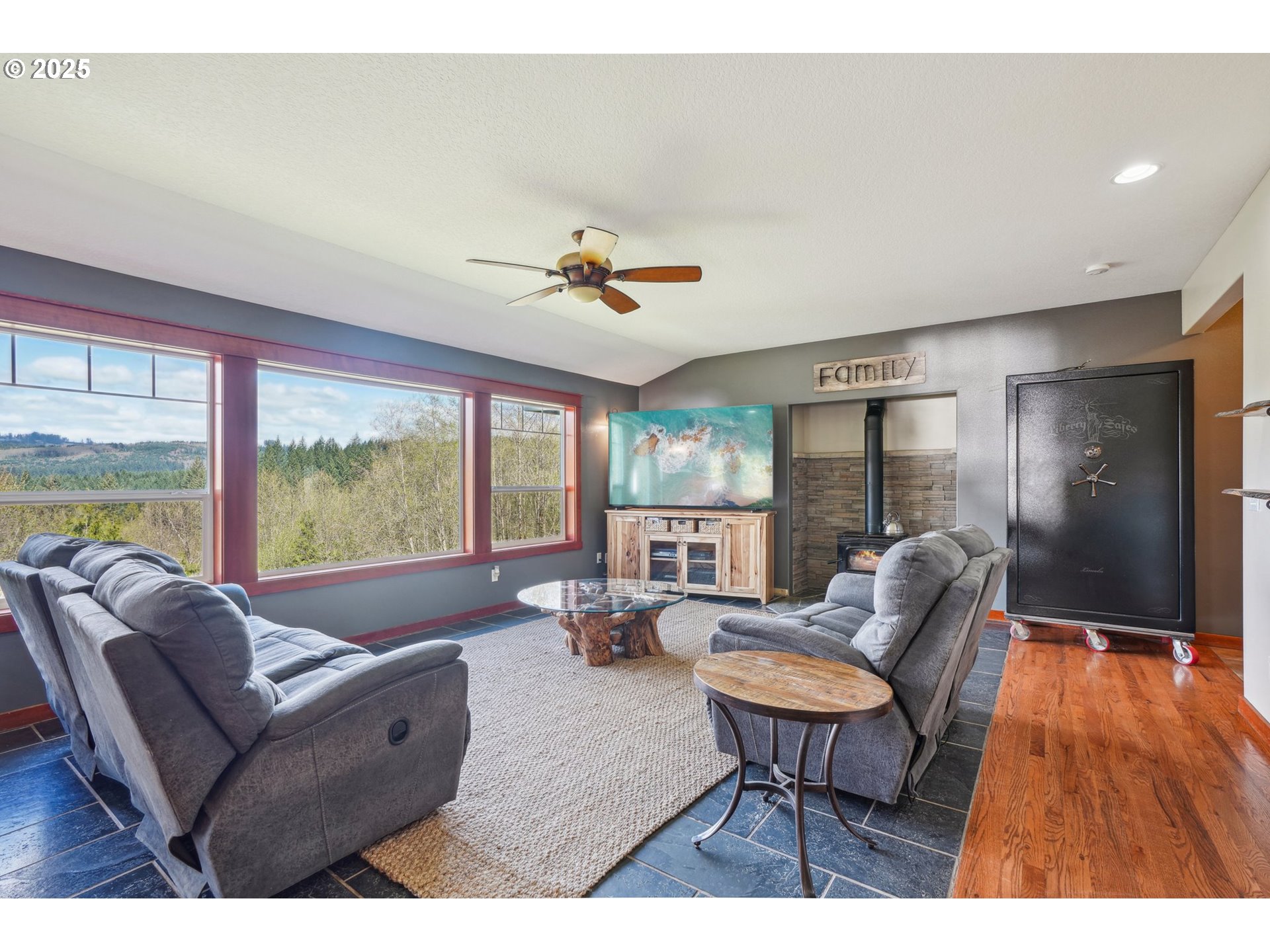 14900 NE CRITTER HILL DR