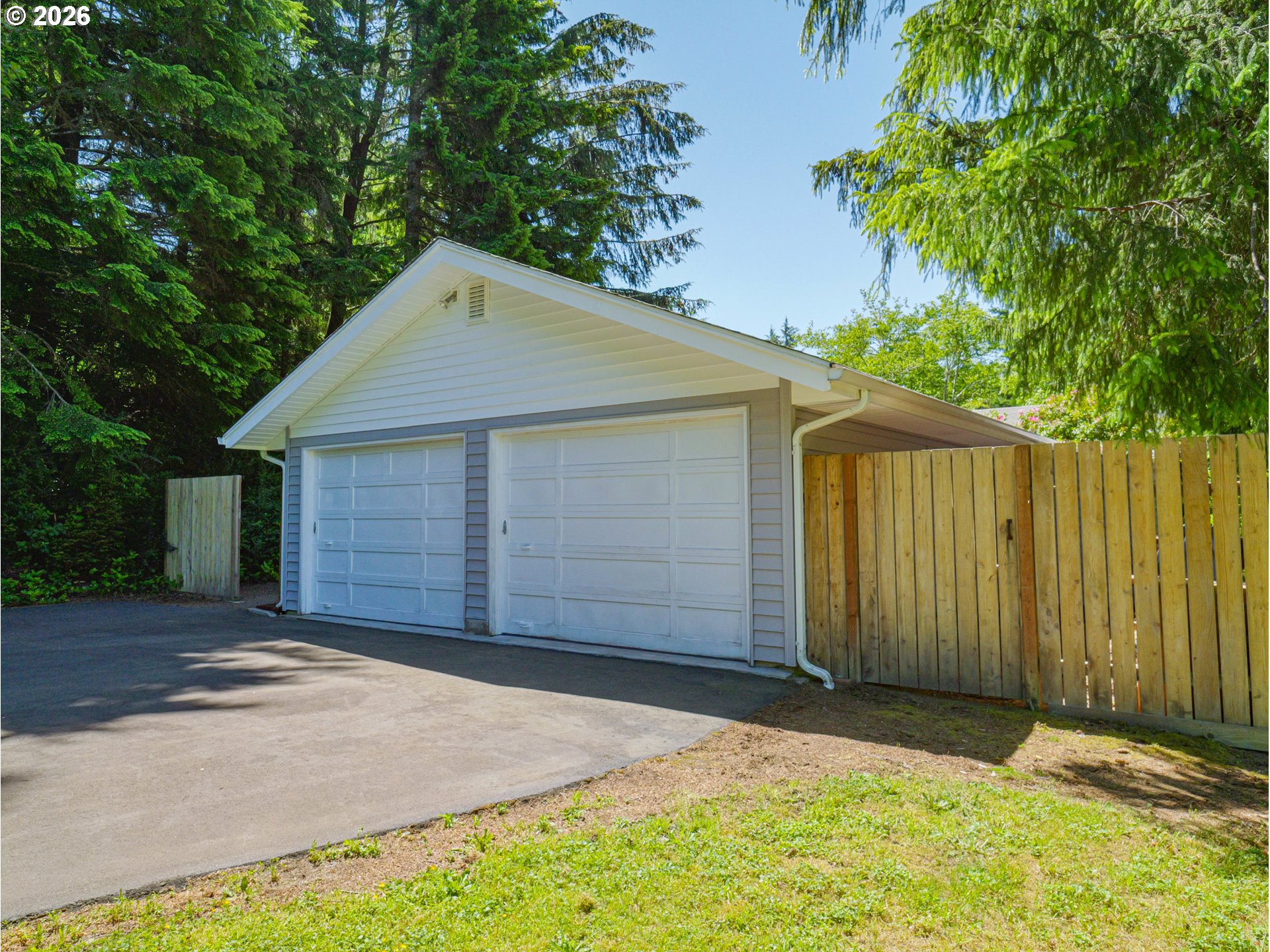 657 S SCHOONER CREEK RD