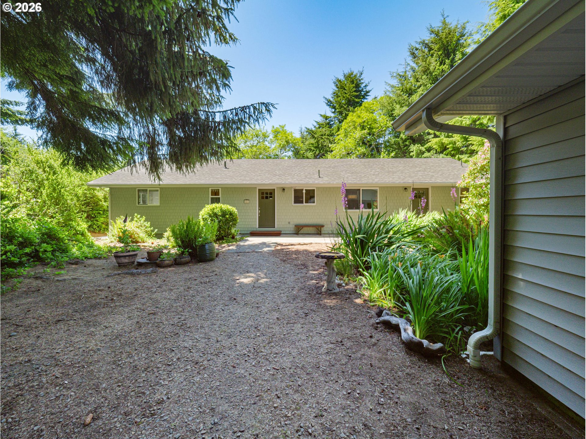 657 S SCHOONER CREEK RD