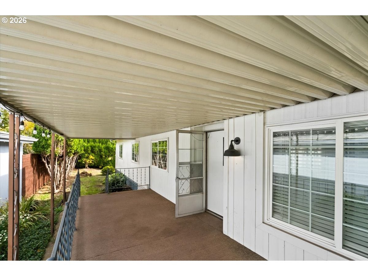 1055 N LOCKHAVEN DR
