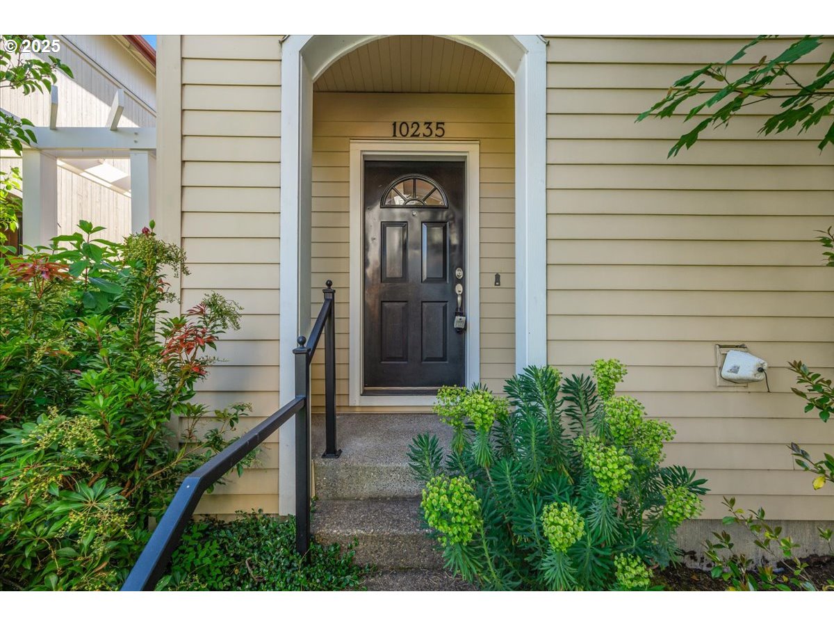 10235 NW EDGEWOOD DR 25