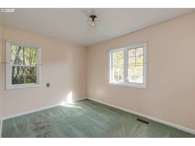 Newberg, Oregon 97132, United States, 2 Bedrooms Bedrooms, ,2 BathroomsBathrooms,Residential,Active,235411