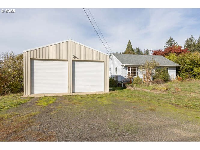 Newberg, Oregon 97132, United States, 2 Bedrooms Bedrooms, ,2 BathroomsBathrooms,Residential,Active,235411