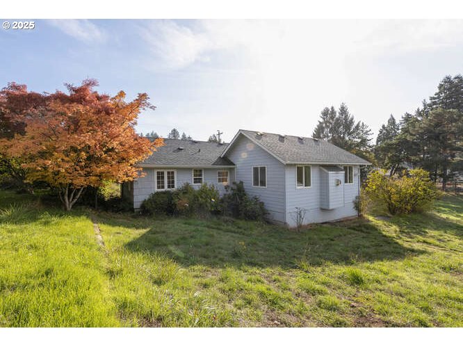 Newberg, Oregon 97132, United States, 2 Bedrooms Bedrooms, ,2 BathroomsBathrooms,Residential,Active,235411