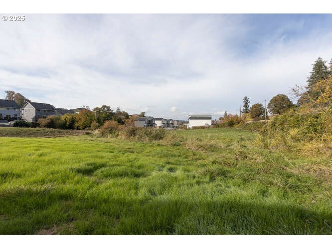 Newberg, Oregon 97132, United States, 2 Bedrooms Bedrooms, ,2 BathroomsBathrooms,Residential,Active,235411