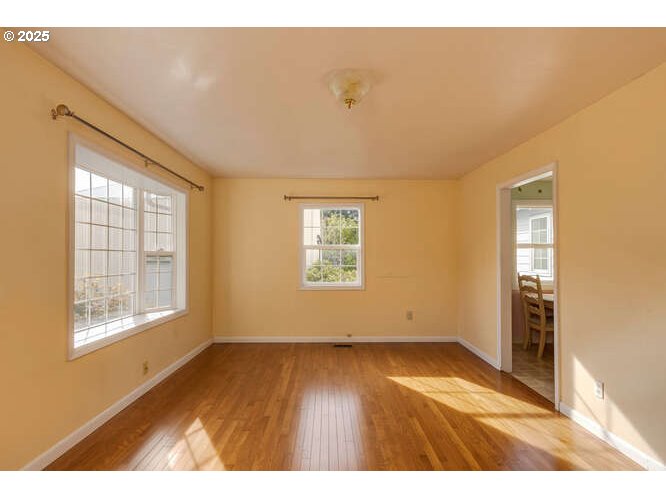 Newberg, Oregon 97132, United States, 2 Bedrooms Bedrooms, ,2 BathroomsBathrooms,Residential,Active,235411