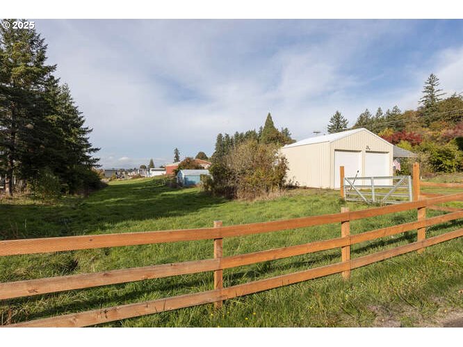 Newberg, Oregon 97132, United States, 2 Bedrooms Bedrooms, ,2 BathroomsBathrooms,Residential,Active,235411