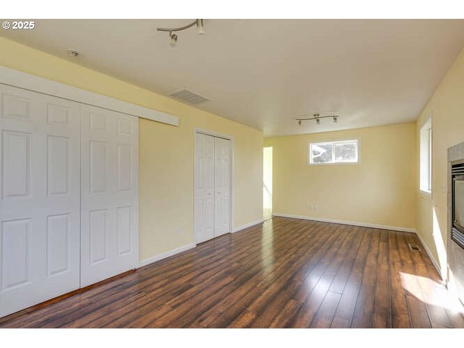 Newberg, Oregon 97132, United States, 2 Bedrooms Bedrooms, ,2 BathroomsBathrooms,Residential,Active,235411